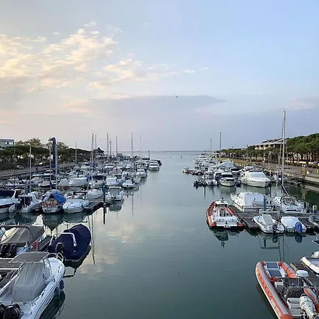 Sunny Terraced In Lignano リニャーノ・サッビアドーロ